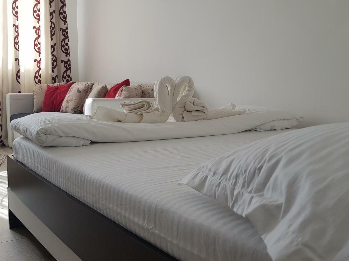 Studio Central Piatra Neamt Bagian luar foto